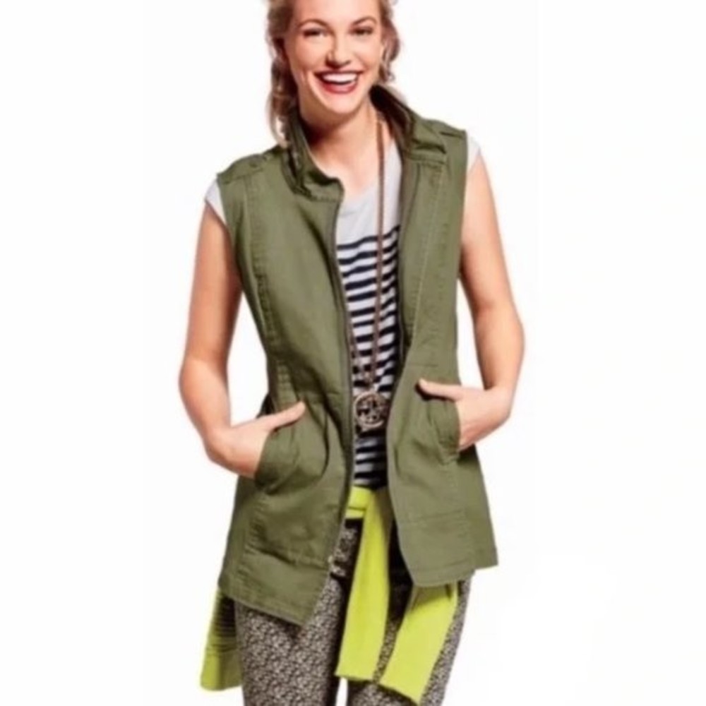 🍉 Cabi Explorer Army Green Long Utility Style Vest Small